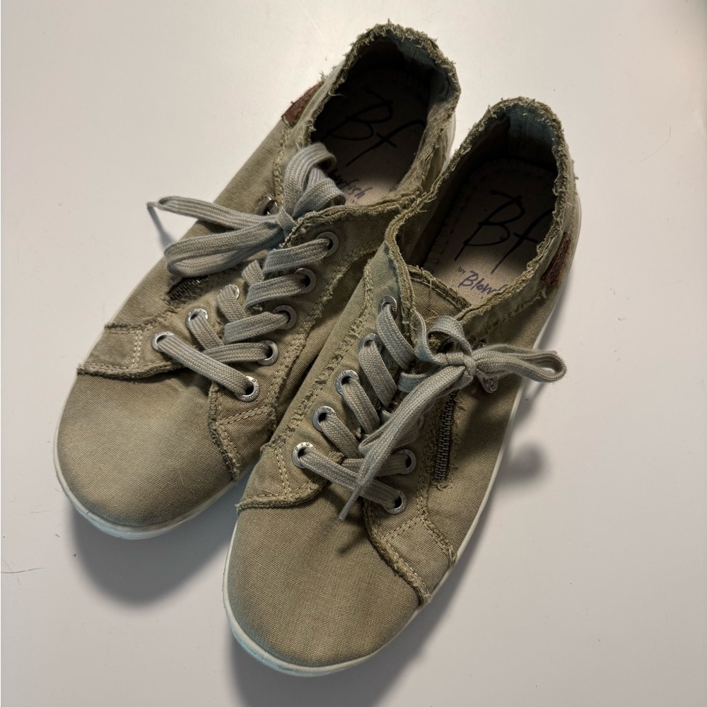 Blowfish Casual Olive Green Sneakers Size 10